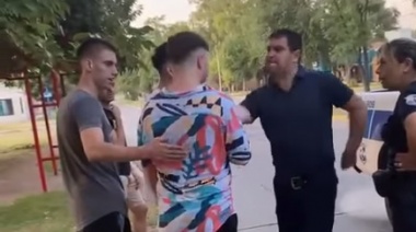Captaron cuando un policía "verduguea" violentamente a un pibe por la camisa que lleva: la impunidad del uniforme vs. el estado de derecho