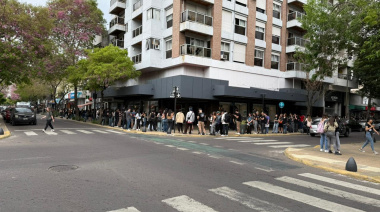 Una casa de deportes de La Plata lanzó una convocatoria de empleo y se formó una fila de dos cuadras