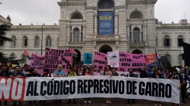 Con una protesta afuera del municipio y mucha polémica, el Concejo Deliberante de La Plata trata el Código de Convivencia