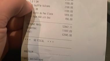 Fue a cenar para Año Nuevo, le cobraron casi 64 mil pesos y le dieron un ticket "no fiscal"