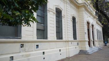 El Municipio de La Plata intervino más fachadas y mobiliario con limpieza, pintura y trabajos de puesta en valor