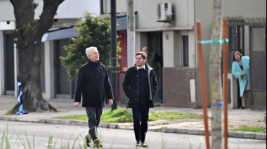 En La Plata Kicillof y Alak cierran la campaña de Fuerza Patria con música, mateadas y charlas con vecinos