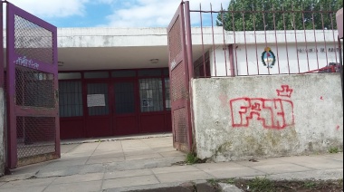 Video: dos mujeres se pelearon a metros de un colegio en Berisso