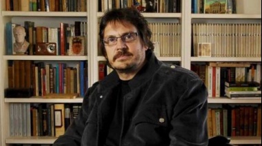 Felipe Pigna brindó una clase magistral de Historia Latinoamericana a personas privadas de su libertad
