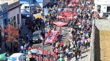 Ensenada festejó sus 221 años de historia con un gran desfile sobre calle La Merced