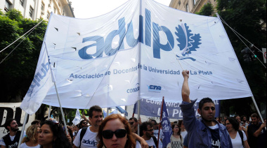 Los docentes universitarios también van al paro este martes