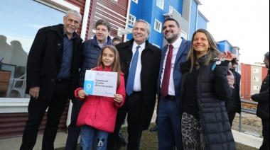 Alberto Fernández y Jorge Ferraresi encabezaron el acto de entrega de viviendas más grande desde que relanzaron el Plan Procrear