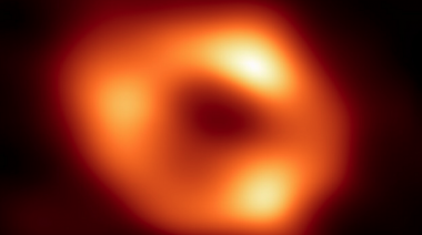Histórico: por primera vez  obtuvieron una imagen del agujero negro SgrA* en el centro de la Vía Láctea