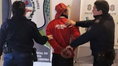 En La Plata un hombre denunció que un "trapito" lo hirió en el cuello con una botella rota