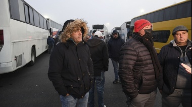 Por una protesta de choferes de micros de larga distancia hay demoras en la autopista Buenos Aires-La Plata