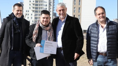 Realizaron una nueva entrega de viviendas en Estación Sáenz y Estación Buenos Aires en el marco del Procrear II