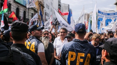 Organizaciones sociales realizaron 500 cortes en todo el país y hubo represión en Puente Pueyrredón: "estamos pidiendo comida", aseguró un dirigente