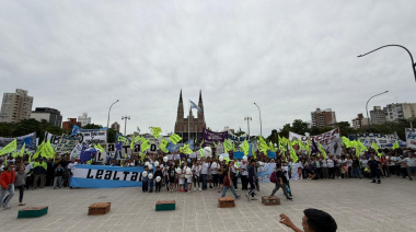 Trabajadores de la UOCRA La Plata marcharon por el "Día de la Lealtad" y por la libertad de Iván Tobar