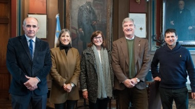 Firmaron un convenio para promover el aprendizaje de la Lengua y de la Cultura Catalana en La Plata