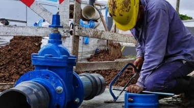 Realizan obras de refuerzo en el servicio de agua para Tolosa y Ringuelet