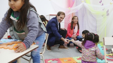 Garro participó de la reinauguración del Jardín N° 946 de La Plata