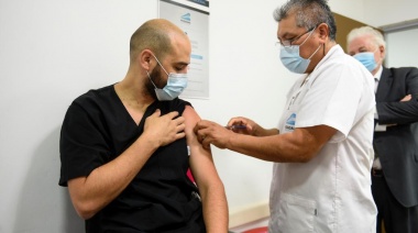El gobierno nacional quiere que toda la población "objetivo" esté vacunada contra el COVID-19 antes de fin de año
