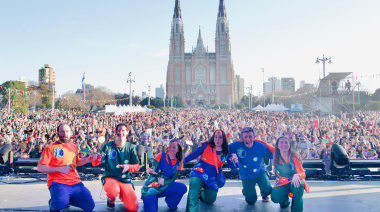 Por el Día del Niño hubo un multitudinario festejo en la Plaza Moreno de La Plata