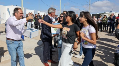 Chubut: Maggiotti y Arcioni entregaron viviendas y lotes con servicios
