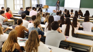 Docentes universitarios: el Gobierno acordó con los gremios una mejora paritaria anual del 47%