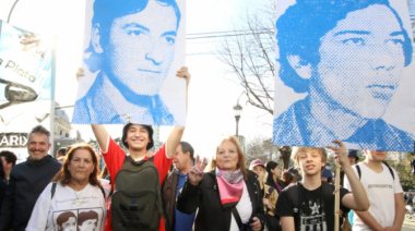 Estudiantes secundarios de La Plata marchan por el 49° aniversario de La Noche de los Lápices
