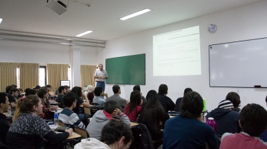 Abrieron la inscripción a la docencia para cubrir cargos interinos y suplentes en las escuelas y colegios de la UNLP