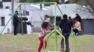En La Plata transforman baldíos en espacios verdes que drenan el agua de lluvia y funcionan como lugares de recreación