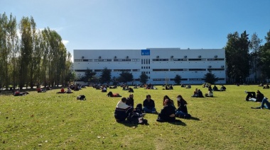 Video: agentes del SPB persiguieron a dos presos que se quisieron escapar luego de ir a cursar a la Facultad de Humanidades de la UNLP