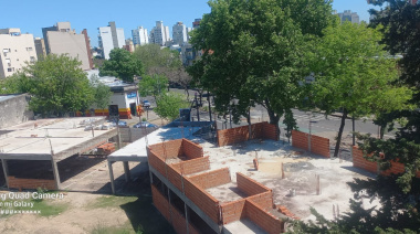 Padres y docentes de la Escuela N° 70 de La Plata denuncian que la obra de construcción del edificio "se encuentra paralizada"