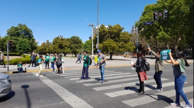 En reclamo del fin de la precarización laboral en la DGCyE,  la Junta Interna ATE realizó una jornada de lucha