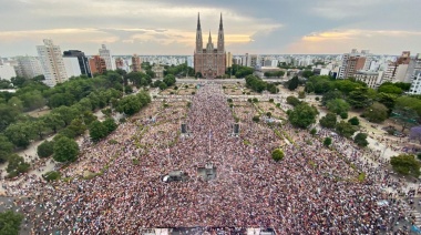 Garro expresó que "140 años de historia no se celebran todos los días", y aseguró: "Esta ciudad se merece esto y mucho más”