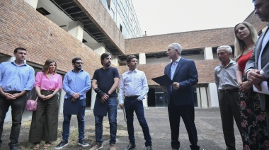 Kicillof encabezó el traspaso del edificio del ex Centro Oncológico de Excelencia al Ministerio de Salud