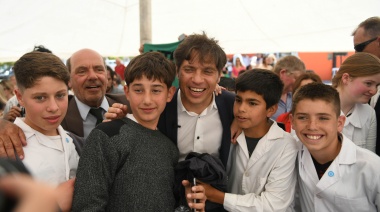 Kicillof encabezó el acto de inauguración de un edificio escolar en Coronel Suárez