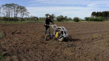 Ya está rodando el microtractor "Chango", un diseño argentino para las familias agropecuarias