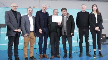 En Berisso Kicillof entregó reconocimientos a pastores evangélicos por la tarea social que realizan