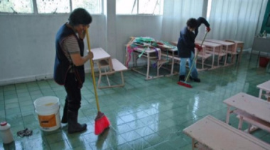 La Provincia de Buenos Aires le pagará un plus salarial de 46.900 pesos a los auxiliares de las escuelas