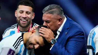 Se tatuaron al Chiqui Tapia y él devolvió el gesto con emoción: "Gracias por tanto"