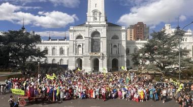 Tobar encabezó un festejo con más de 600 Reyes Magos para celebrar con los más chicos de La Plata, Berisso y Ensenada