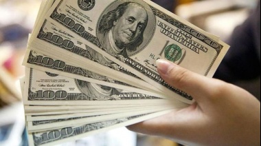 El dólar "blue" arrancó este martes con una suba de cuatro pesos y opera a 370 para la compra