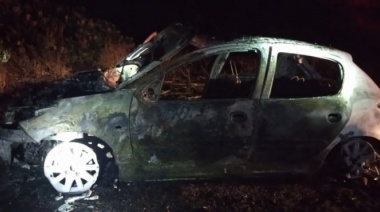 Un matrimonio sufrió el incendio total de su vehículo tras tener un incidente con un carpincho
