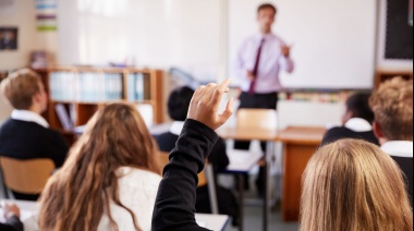 Los dueños de los colegios privados pujan por más aumentos en las cuotas, aunque pierdan alumnos y cierren escuelas