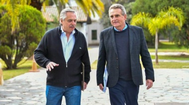 Juan Manzur deja la Jefatura de Gabinete de la Nación y asume en su lugar Agustín Rossi
