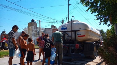 Continúa el plan de contingencia para la distribución de agua en La Plata y Berisso