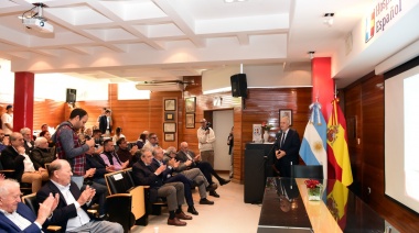 Alak acompañó la entrega de equipamiento donado al Hospital Español por la Fundación Florencio Pérez