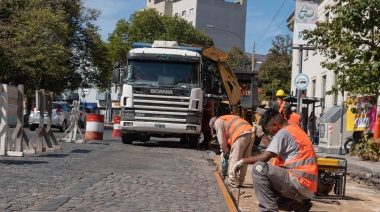 El Municipio de La Plata comenzó una obra en la zona de Plaza Rocha que contempla la colocación de asfalto sobre el adoquinado
