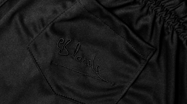 Camiseta calada, short con bolsillo trasero y novedoso escudo: este domingo Estudiantes estrena la camiseta dedicada a Bilardo