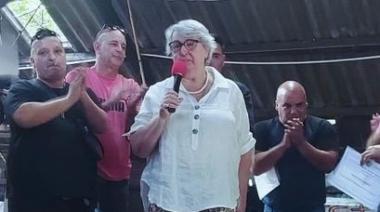 La hermana de Guillermo Moreno camina en La Plata por la "reconstrucción" del peronismo, "que no es una filosofía abstracta", asegura