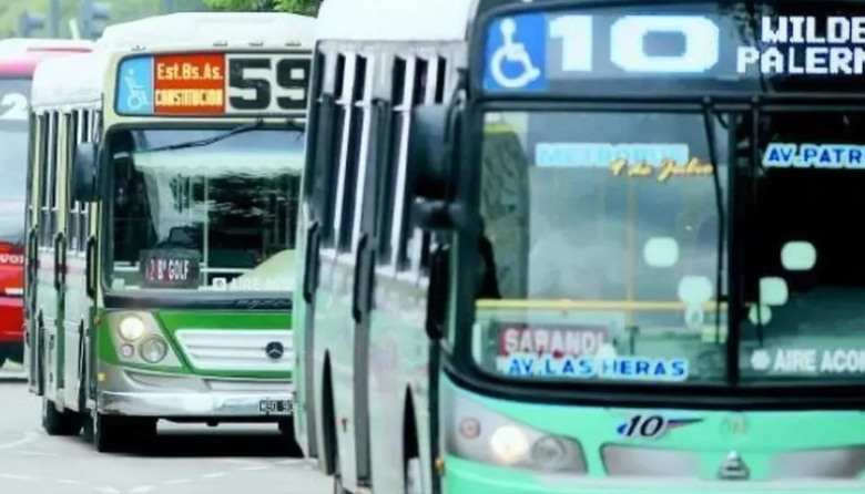 Un paro afecta a unas 50 líneas de colectivos en el Área Metropolitana ...
