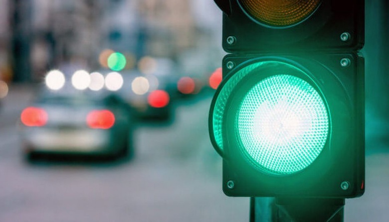 En La Plata implementaron la “onda verde” en los semáforos de avenida ...