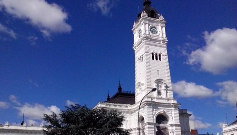 Este viernes se paga el bono de 30 mil pesos a los empleados municipales de La Plata